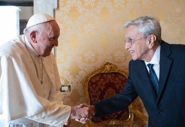 Imagem da noticia Violência na BA: Caetano pede "socorro" ao Papa Francisco 