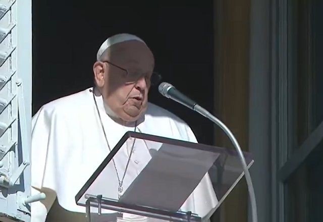 Imagem da noticia Papa Francisco reza por vítimas de acidente de avião na Coreia do Sul