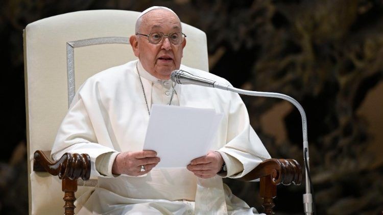 Imagem da noticia Papa lamenta mortes na guerra e pede solução diplomática para Ucrânia