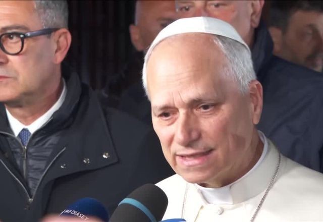 Imagem da noticia Papa afirma que ameaças de Trump contra o Irã são “inaceitáveis” e pede mobilização pela paz