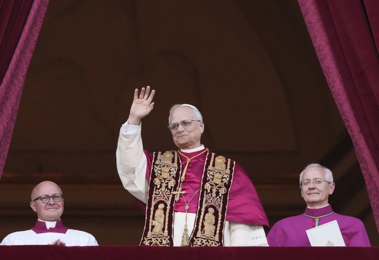 Imagem da noticia Papa Leão XIV pede fim da "barbaridade da guerra" após ataque de igreja católica em Gaza