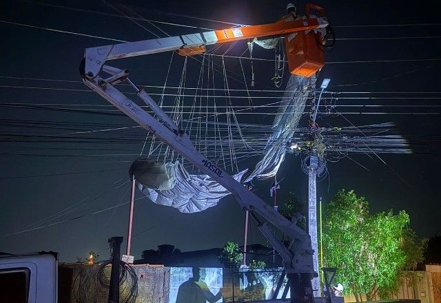 Imagem da noticia Militar cai sobre fios de alta tensão após salto de paraquedas em Anápolis (GO)
