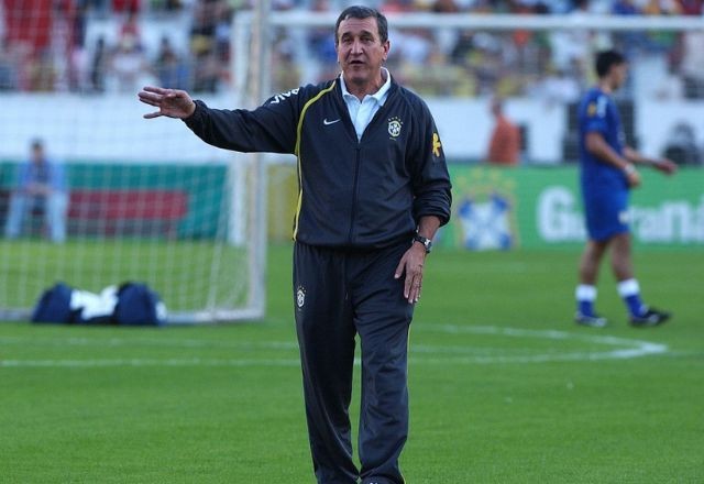 Imagem da noticia Parreira trata câncer há quatro meses; saiba o que é o linfoma de Hodgkin
