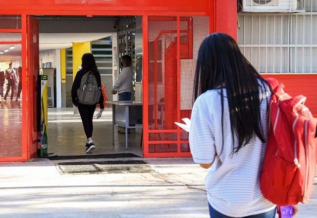 Imagem da noticia Comissão do Senado aprova criação de política de promoção da cultura de paz nas escolas