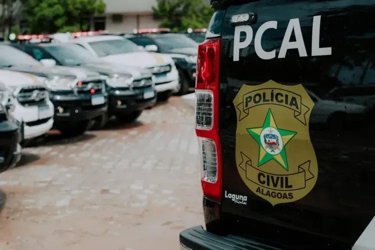 Imagem da noticia Polícia de Alagoas desarticula fábrica clandestina de medicamentos falsificados em Maceió