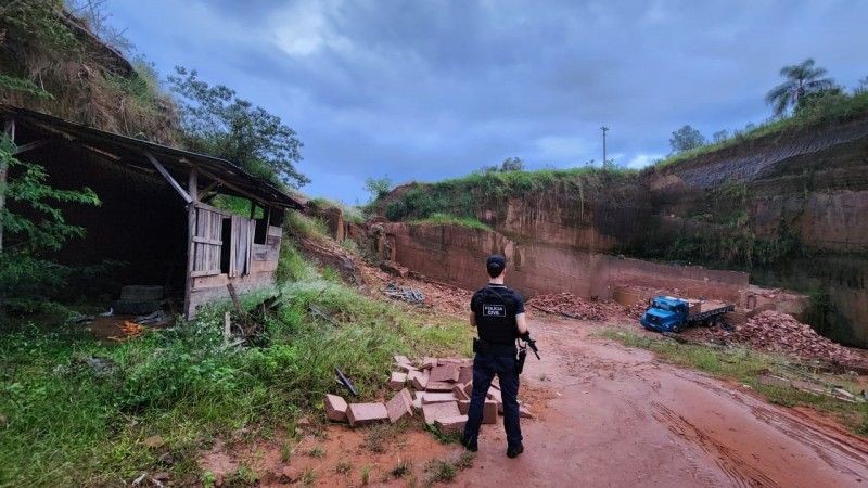 Imagem da noticia Trabalhadores de pedreira clandestina no RS recebiam pedras de crack como pagamento, diz polícia