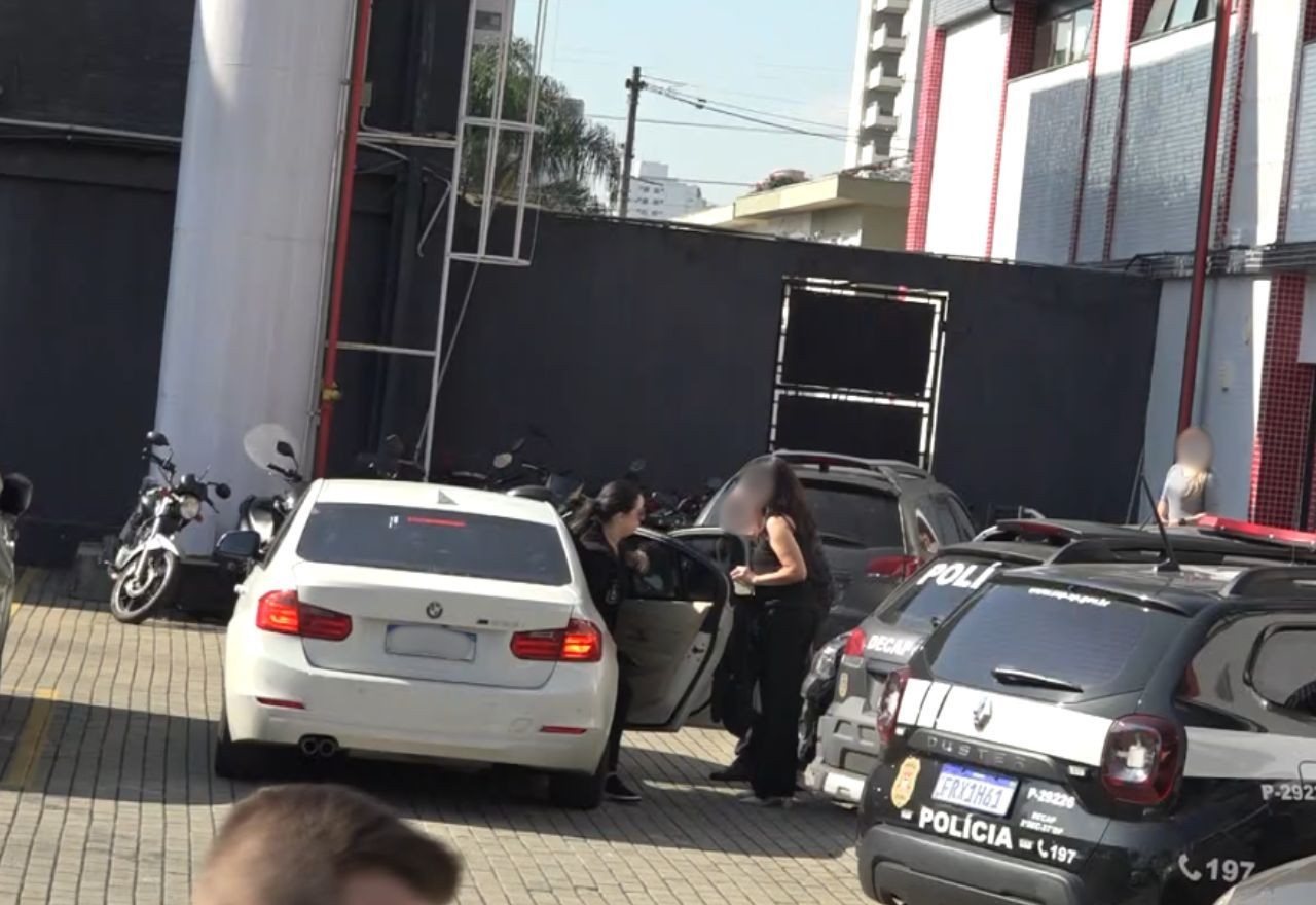 Imagem da noticia Peeling de fenol: esteticista que fez procedimento em empresário morto presta depoimento