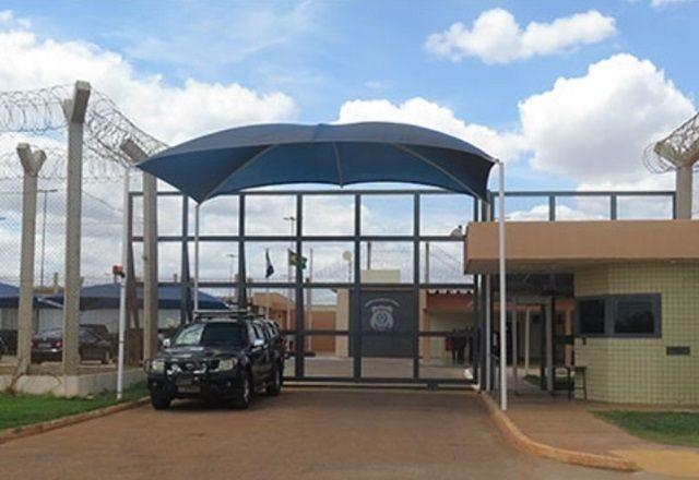 Imagem da noticia Ministério da Justiça suspende banho de sol e visitas nas penitenciárias federais após fuga de presos