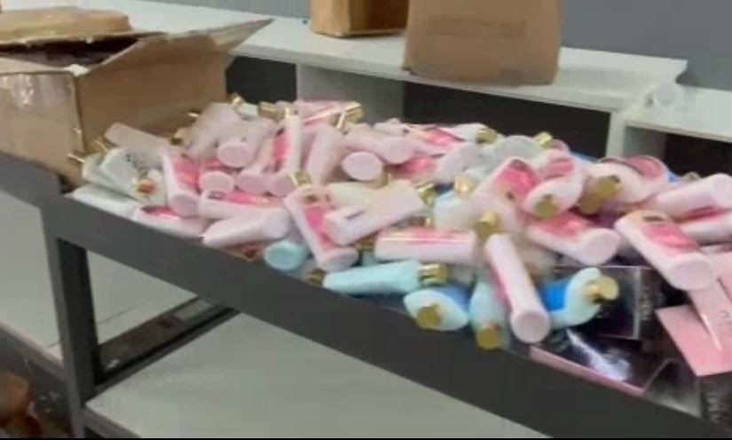 Polícia Civil fecha fábrica de perfumes falsificados na zona norte de SP