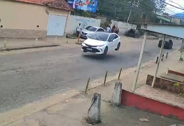 Imagem da noticia Perseguição policial quase termina em tragédia na zona Oeste do Rio