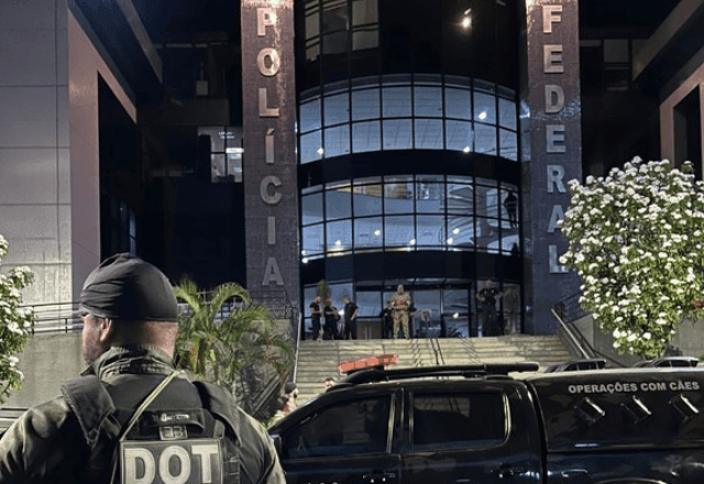 Imagem da noticia PF faz operação em três estados contra grupo ligado ao Comando Vermelho