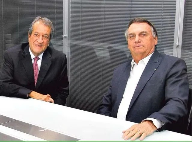 Imagem da noticia Bolsonaro pede a Moraes para receber Valdemar e Sóstenes em prisão domiciliar 