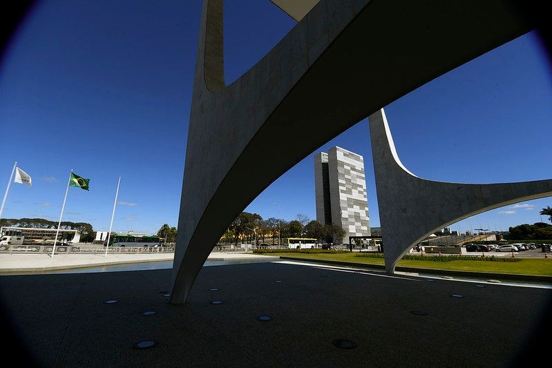Imagem da noticia Pressionado pelo Congresso, governo prepara liberação de emendas parlamentares