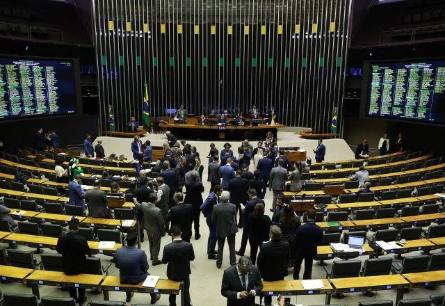 Imagem da noticia Projeto de lei pode tornar crime a discriminação de políticos