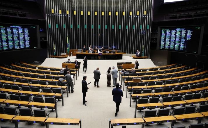 Imagem da noticia Votação de PL sobre minerais críticos é adiada para quarta (6); governo apoia texto