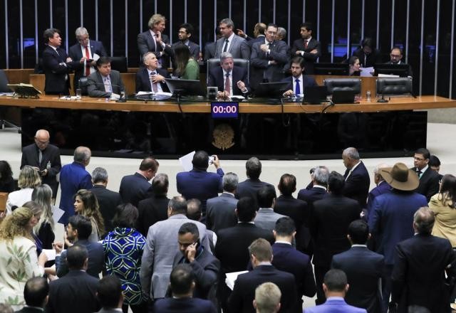 Imagem da noticia Governo faz nova liberação recorde em emendas: foram R$ 5,34 bi em um dia