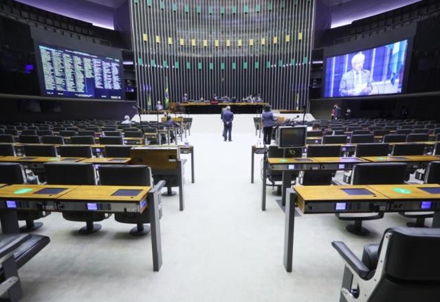 Imagem da noticia Aliados do governo não chegam em acordo e votação do vale-gás é adiada