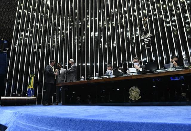Imagem da noticia Congresso promulga PEC dos Precatórios, que viabiliza Auxílio Brasil