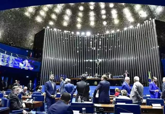 Imagem da noticia Senado aprova projeto que beneficia governo em julgamentos do Carf