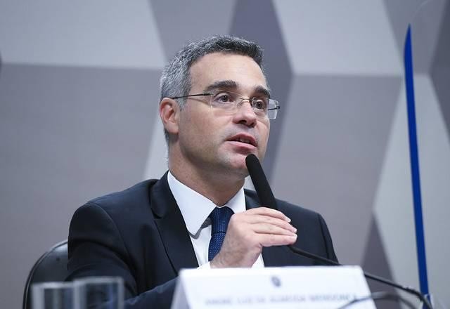 Imagem da noticia Poder Expresso: "terrivelmente evangélico", Mendonça defende estado laico