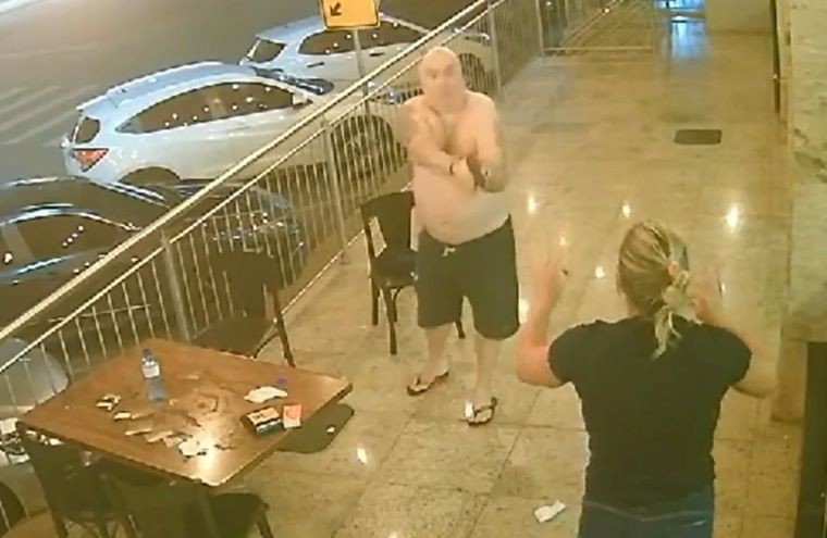 Imagem da noticia Policial Civil é preso após agredir mulher e balear delegada durante briga em bar no DF