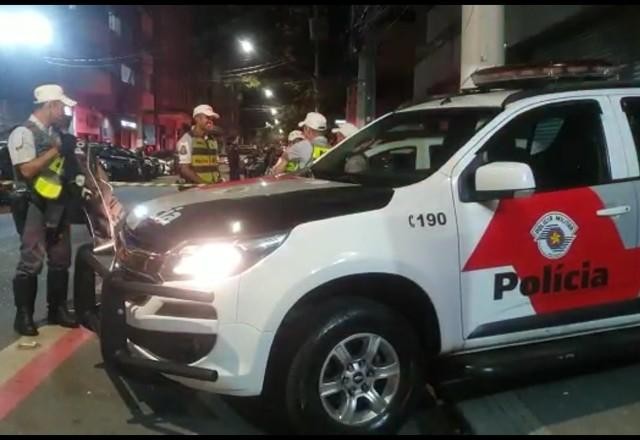 Criminosos são baleados durante assalto a restaurante em São Paulo