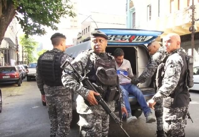 Imagem da noticia Quatro criminosos são presos após tentativa de assalto a banco no centro do Rio