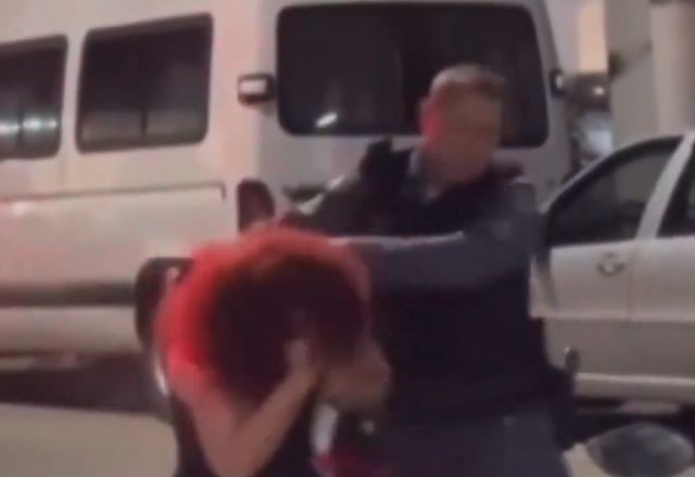 Imagem da noticia PM dá "mata-leão" em homem e dispara spray de pimenta em mulher
