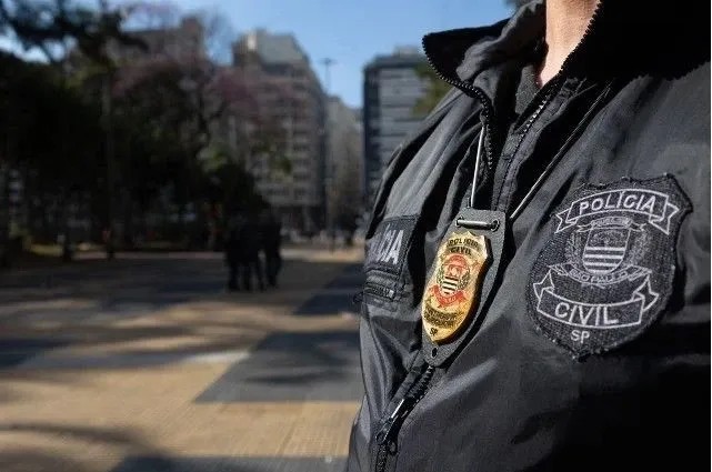 Imagem da noticia Casal é preso por aplicar golpes em idosos se passando por delegados