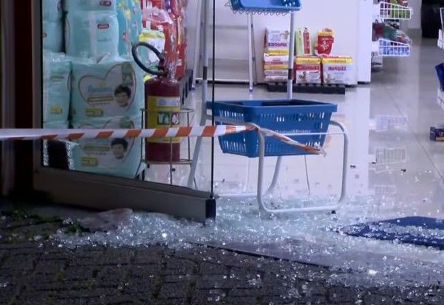 Imagem da noticia PM de folga reage a assalto e mata ladrão em farmácia de SP