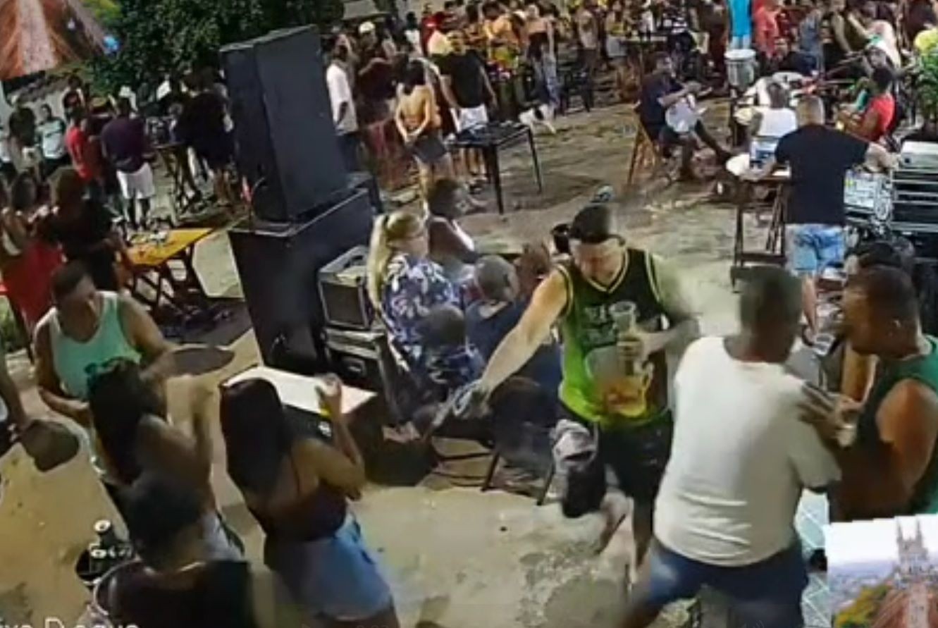 Imagem da noticia Policial militar que matou pintor em pagode de Nova Iguaçu se entrega à polícia