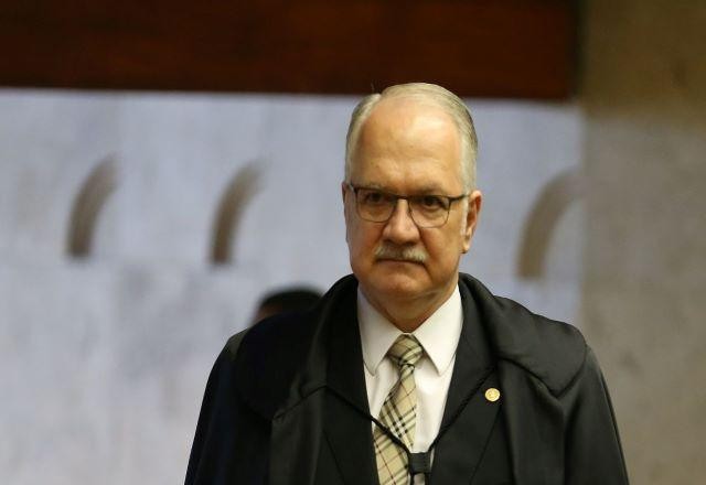 "Ninguém e nada interferirá" na Justiça Eleitoral, diz Fachin