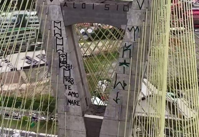 Imagem da noticia Ponte Estaiada, cartão-postal de São Paulo, está pichada há um mês
