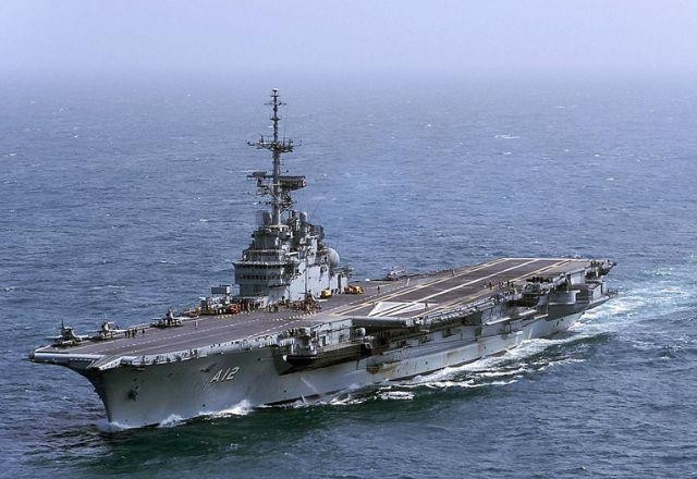 Imagem da noticia Marinha decide afundar o porta-aviões São Paulo em águas brasileiras