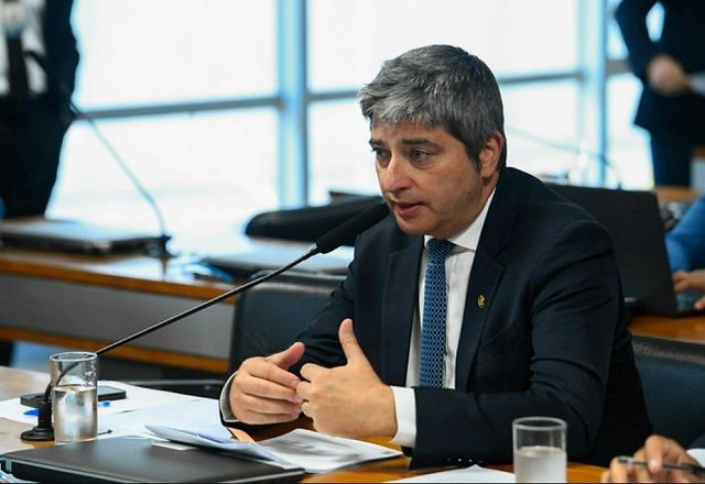 Imagem da noticia Senado aprova projeto que obriga governo a divulgar gastos com cartões corporativos