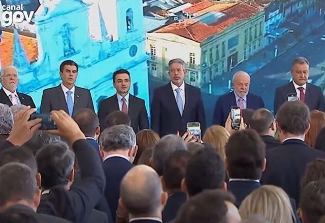Imagem da noticia Centrão marca presença na posse de ministro do Turismo de Lula