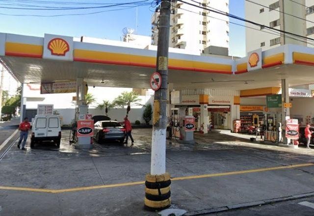 "Não cheira a sangue ucraniano?", questiona ministro após Shell comprar petróleo russo