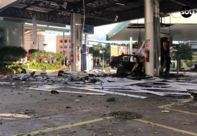 Imagem da noticia Vídeo: Explosão de cilindro de gás provoca incêndio em posto de Salvador