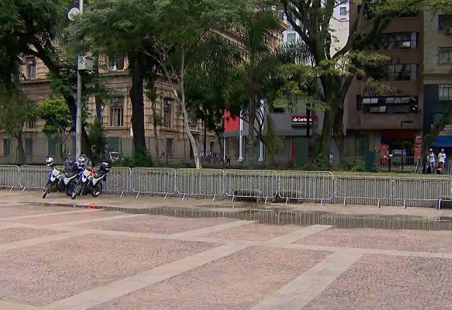 Imagem da noticia Praça da Sé, marco zero de São Paulo, é cercada por grades