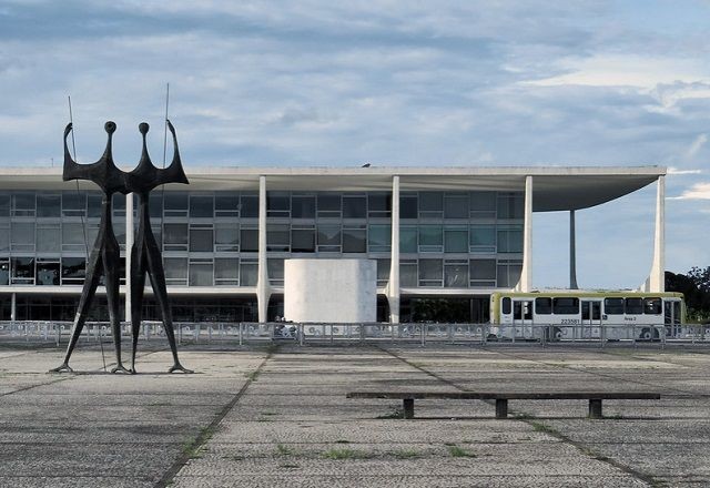 Governo investirá dinheiro do PAC para revitalizar Praça dos Três Poderes