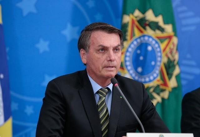 Imagem da noticia Bolsonaro decreta aumento de IOF para financiar o Auxílio Brasil