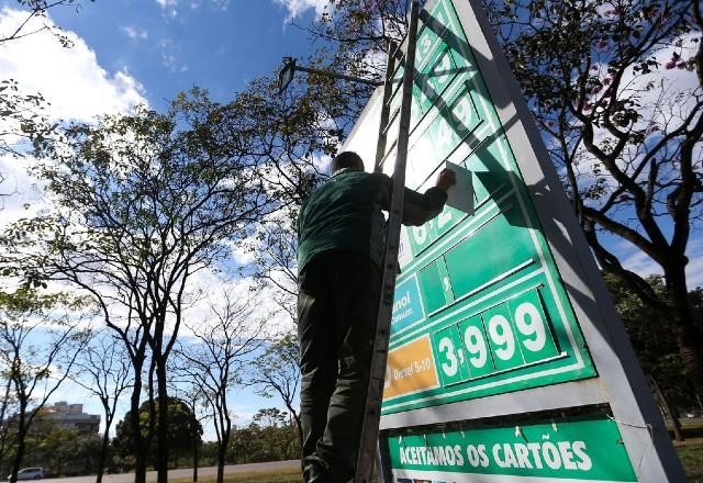 Imagem da noticia Postos têm até sábado para mudar a forma de mostrar preços dos combustíveis