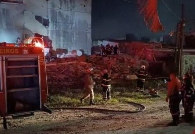 Imagem da noticia Desabamento de prédio mata ao menos uma pessoa em Olinda (PE)
