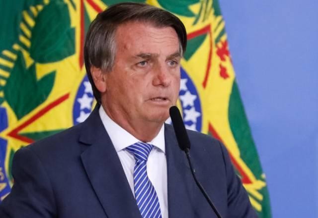 Bolsonaro manda ao Congresso projeto para cortar em 8 anos benefícios fiscais