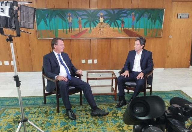 Imagem da noticia Em entrevista exclusiva, Bolsonaro fala sobre PEC dos combustíveis