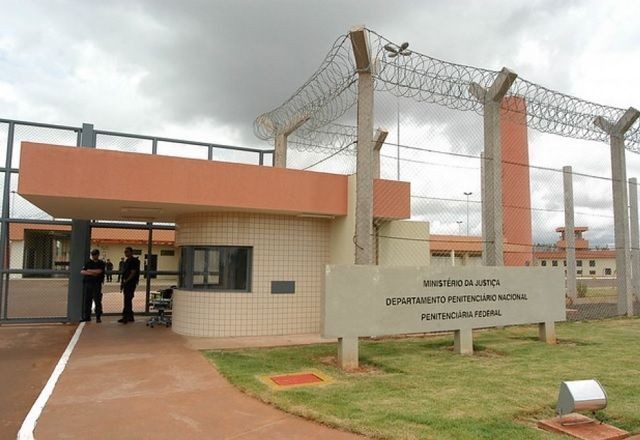 Imagem da noticia Ministério da Justiça prorroga por 5 dias suspensão de banho de sol e visita em presídios federais 