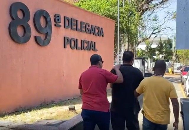 Imagem da noticia Polícia do Rio prende quarto suspeito de assalto à família Bolsonaro