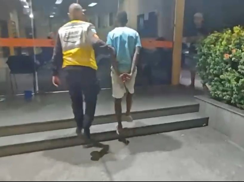 Imagem da noticia Homem é preso em flagrante por agredir namorada em pizzaria no Méier