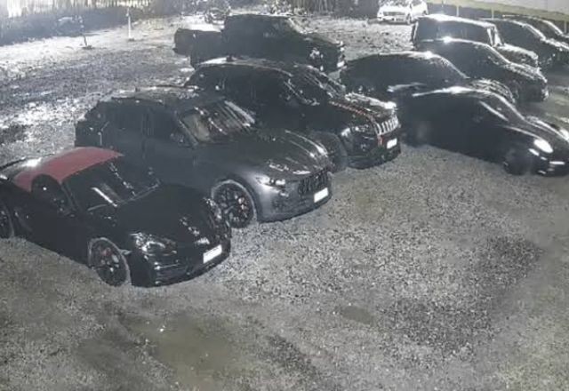 Imagem da noticia  Polícia prende sete suspeitos por furto e desmanche de carros de luxo em SP