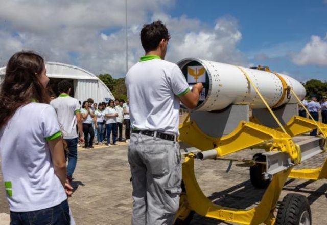 Imagem da noticia Foguete da FAB envia cartas de estudantes ao espaço nesta sexta-feira (29)
